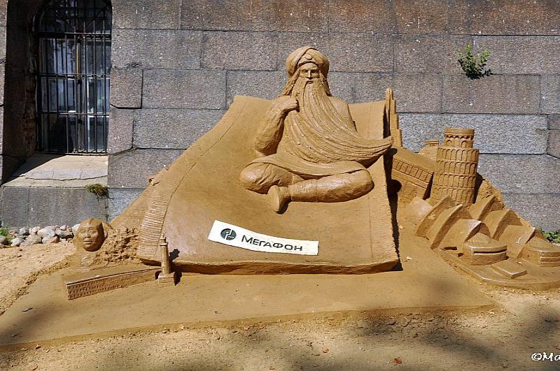 Sand Festival в России: песчаная скульптура мудреца и Линкольна-Башни